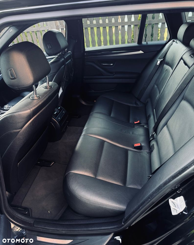 BMW Seria 5 520d Touring - 12