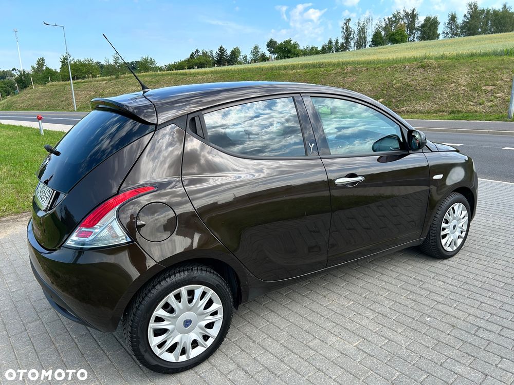 Lancia Ypsilon 0.9 Platinum S&S - 17
