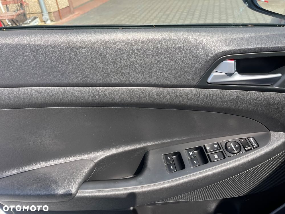 Hyundai Tucson blue 1.7 CRDi 2WD Intro Edition - 21