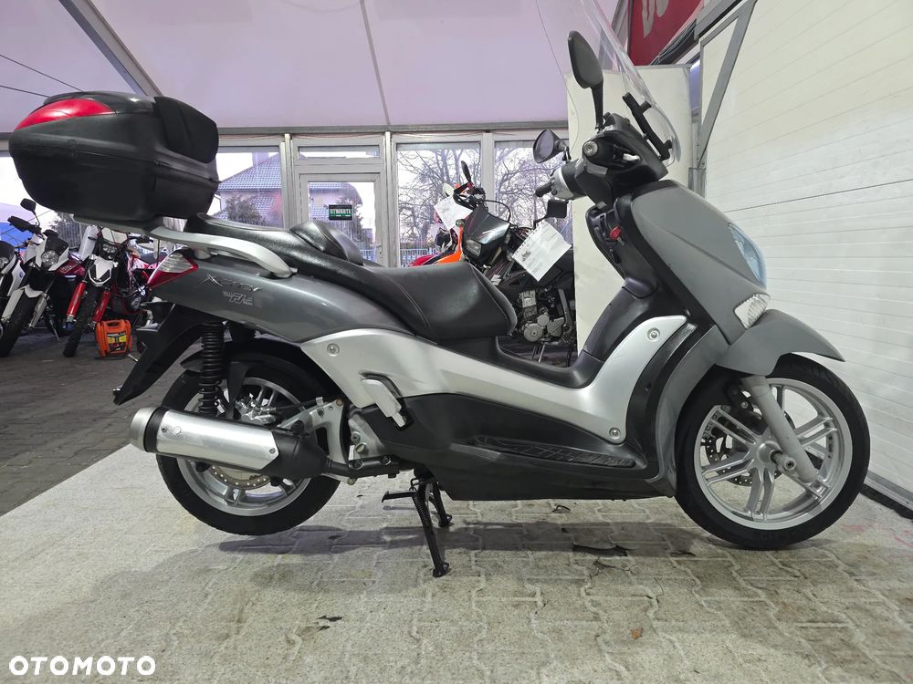 Yamaha X-max - 23