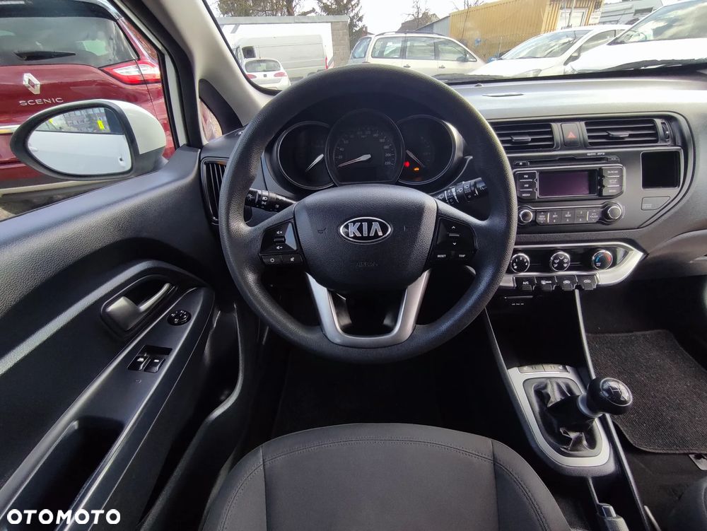 Kia Rio 1.2 Dream Team Edition - 18
