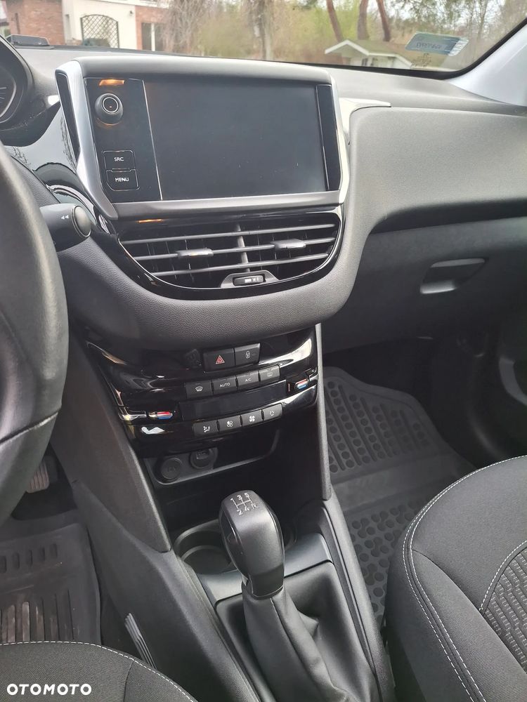 Peugeot 208 1.2 PureTech Allure - 9