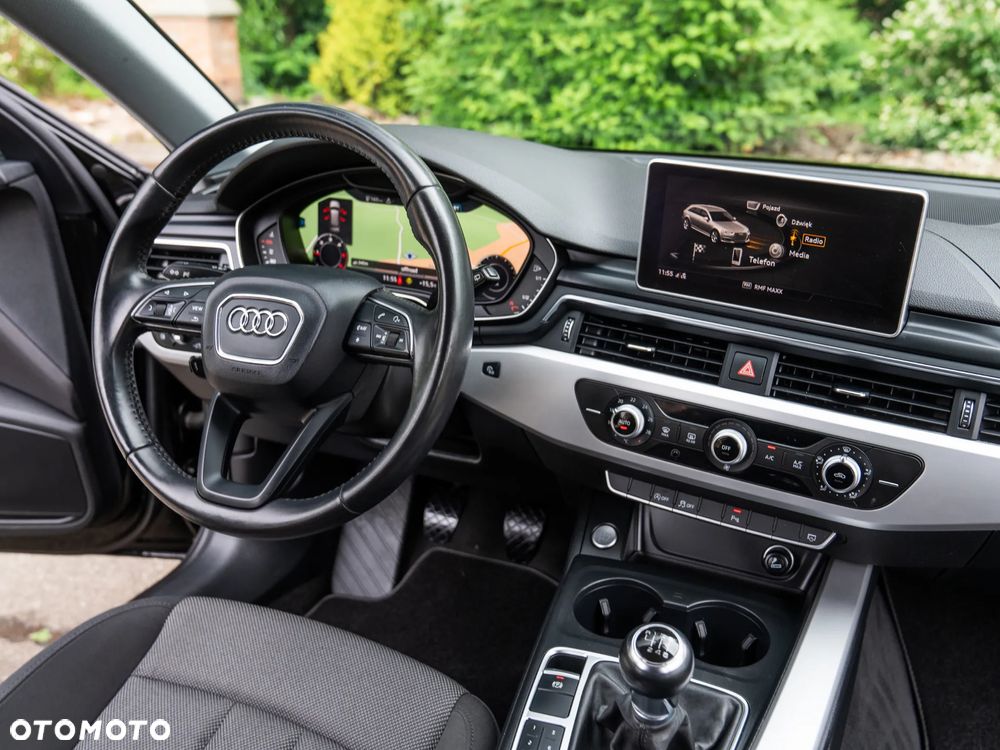 Audi A4 Avant 2.0 TDI Design - 29