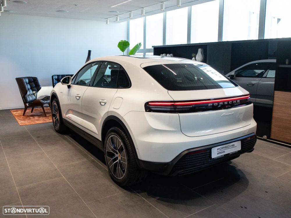 Porsche Macan Electric 4 - 10