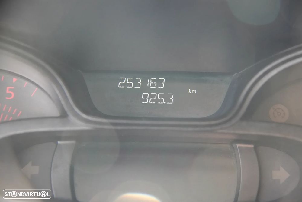 Renault Trafic Maxi Longa 1.6DCI 125cv - 14