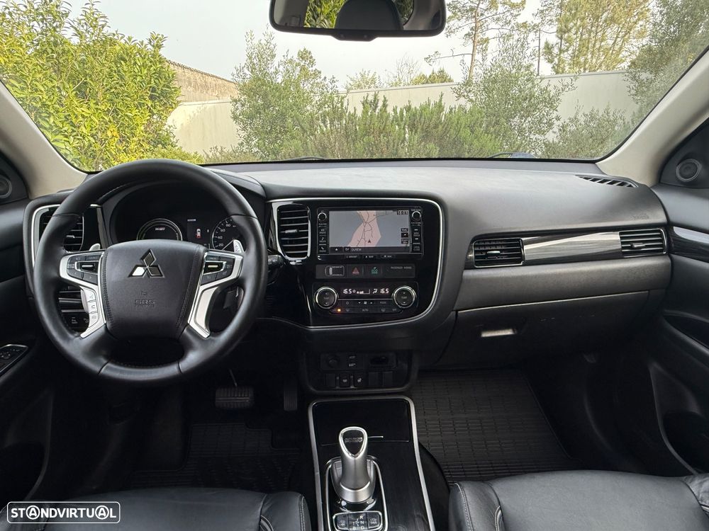Mitsubishi Outlander 2.0 Instyle Navi - 33