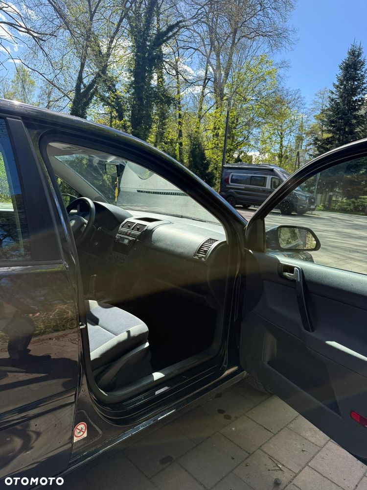 Volkswagen Polo 1.4 16V Comfortline - 7