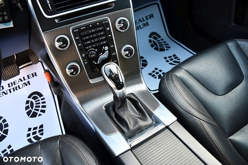 Volvo V60 Cross Country D4 Geartronic Summum - 15