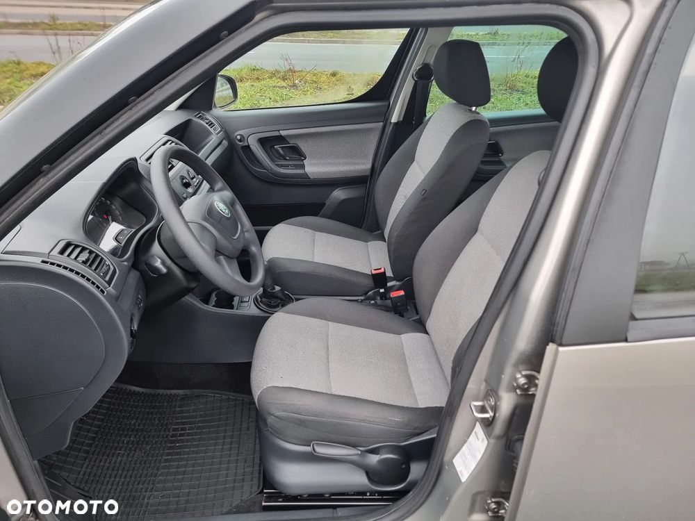 Skoda Roomster 1.4 MPI FAMILY - 8