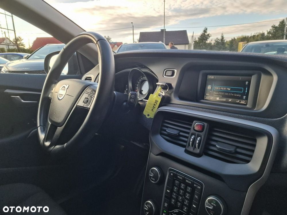 Volvo V40 T3 Kinetic - 22