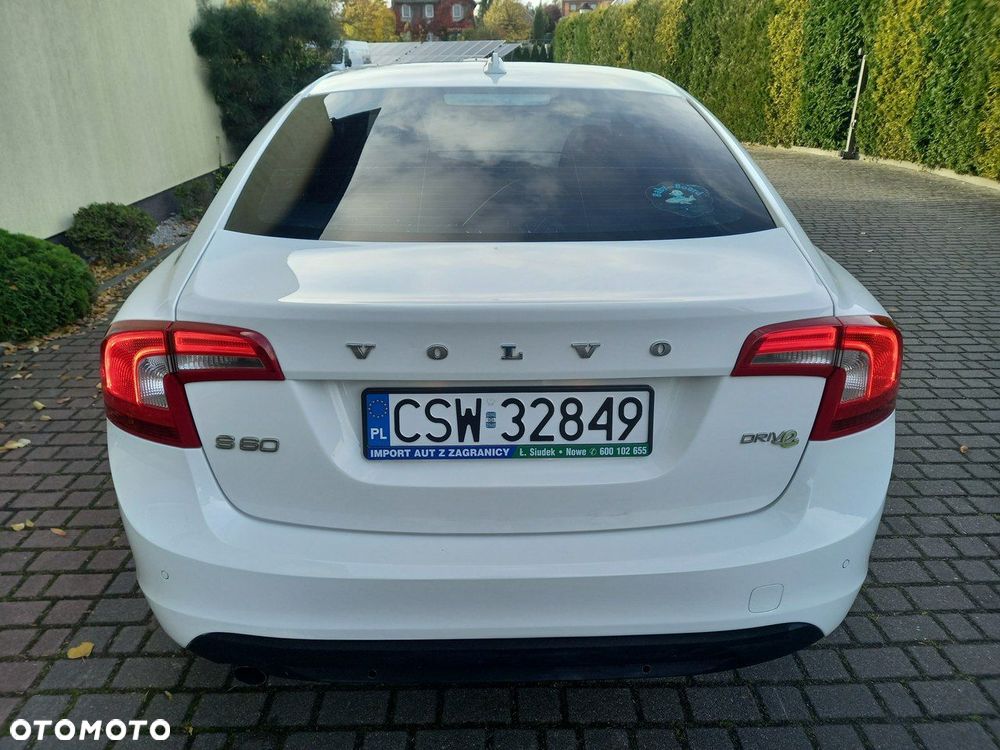 Volvo S60 D2 Momentum - 17
