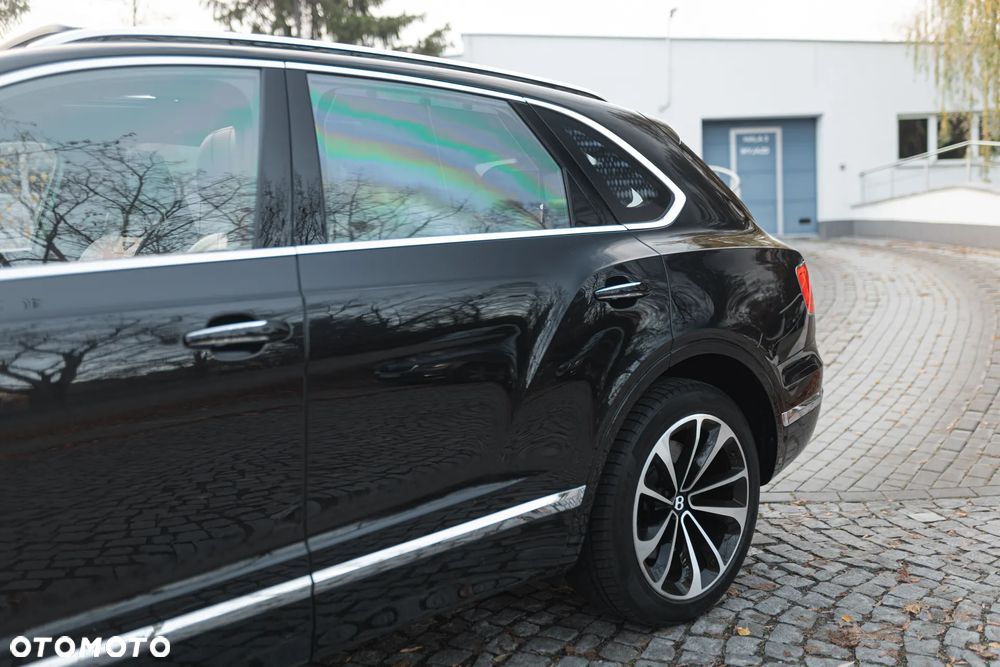 Bentley Bentayga - 3