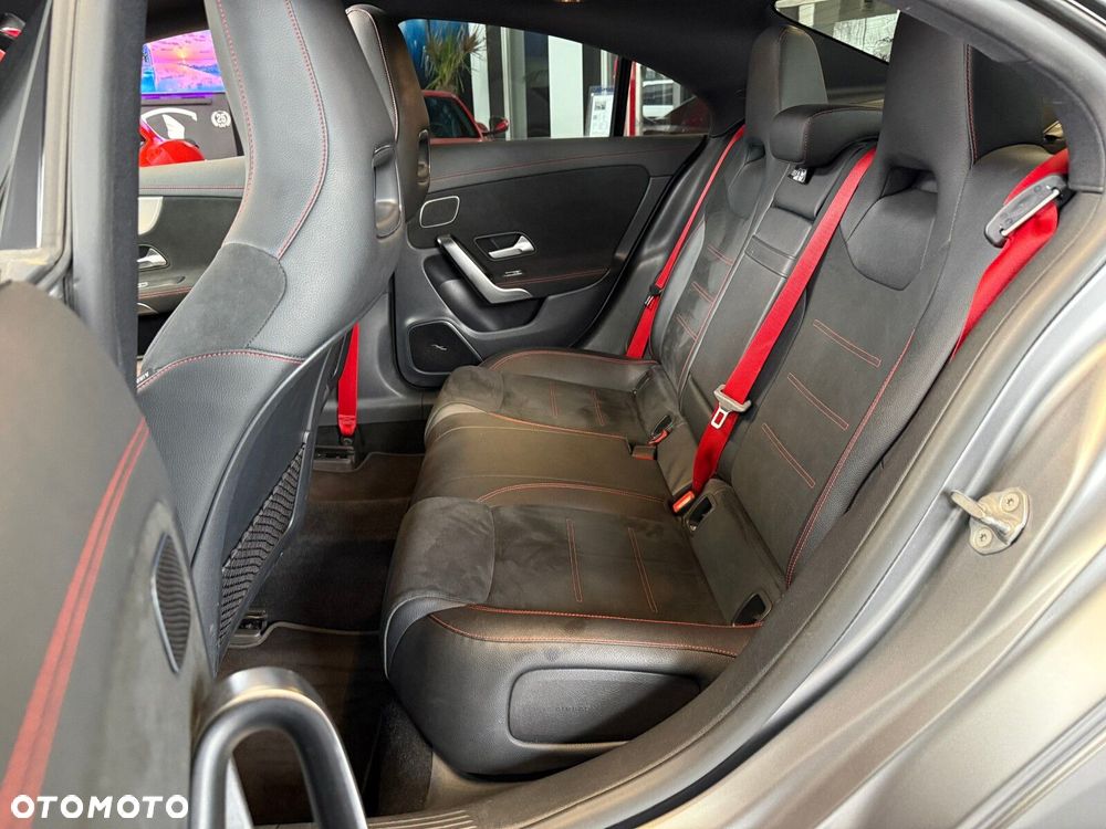 Mercedes-Benz CLA - 16