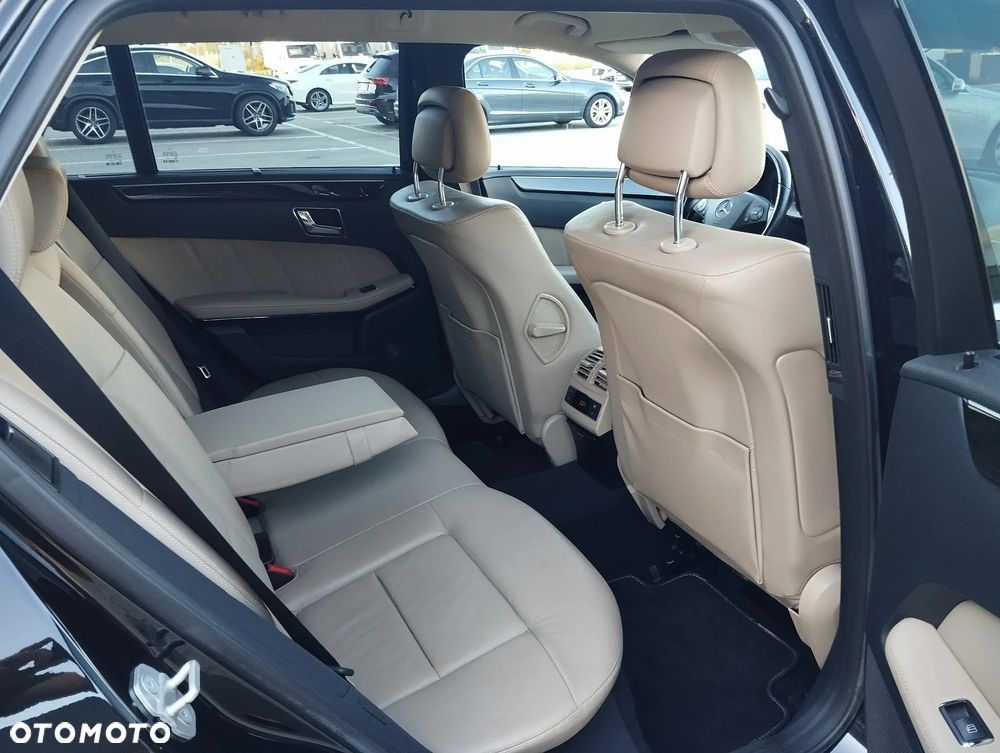 Mercedes-Benz Klasa E 250 CGI BlueEffICIENCY Avantgarde - 21
