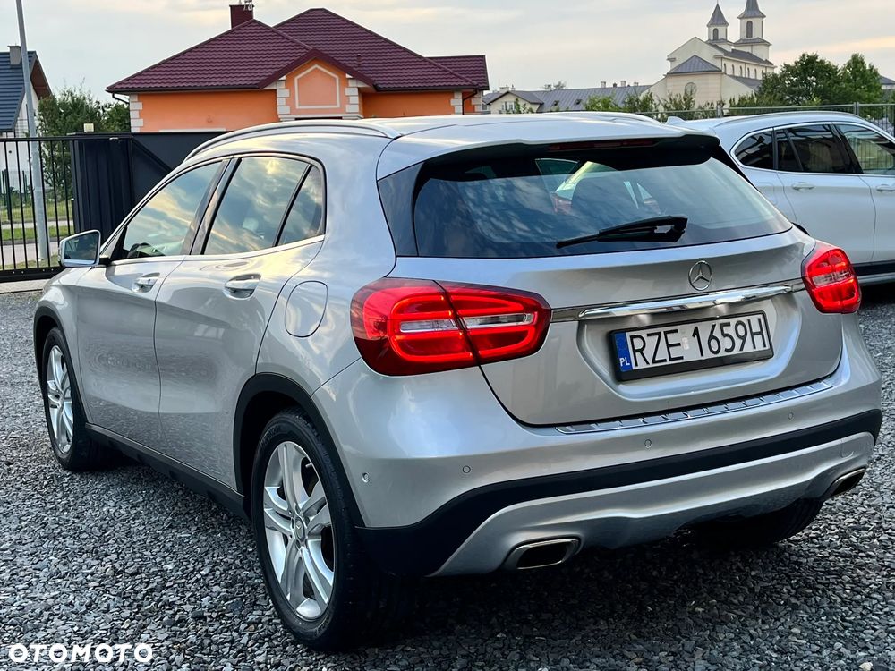 Mercedes-Benz GLA 180 - 14