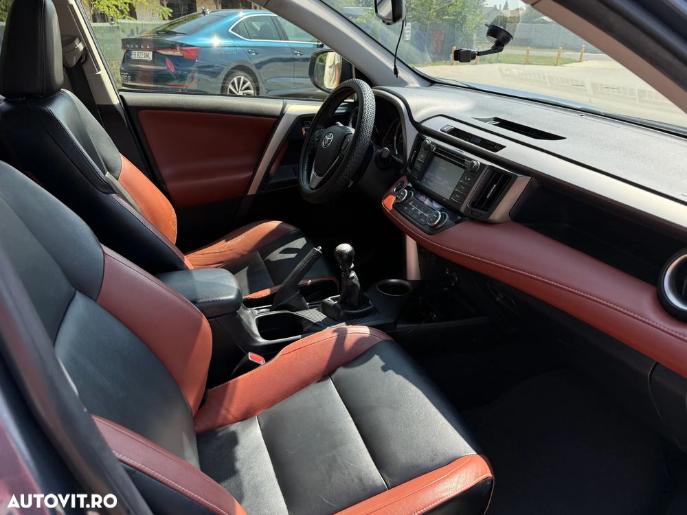 Toyota RAV4 2.2 D-4D 4WD Luxury - 14