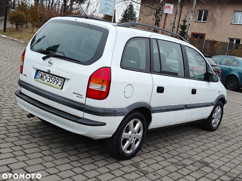 Opel Zafira 2.0 DTI Executive - 11