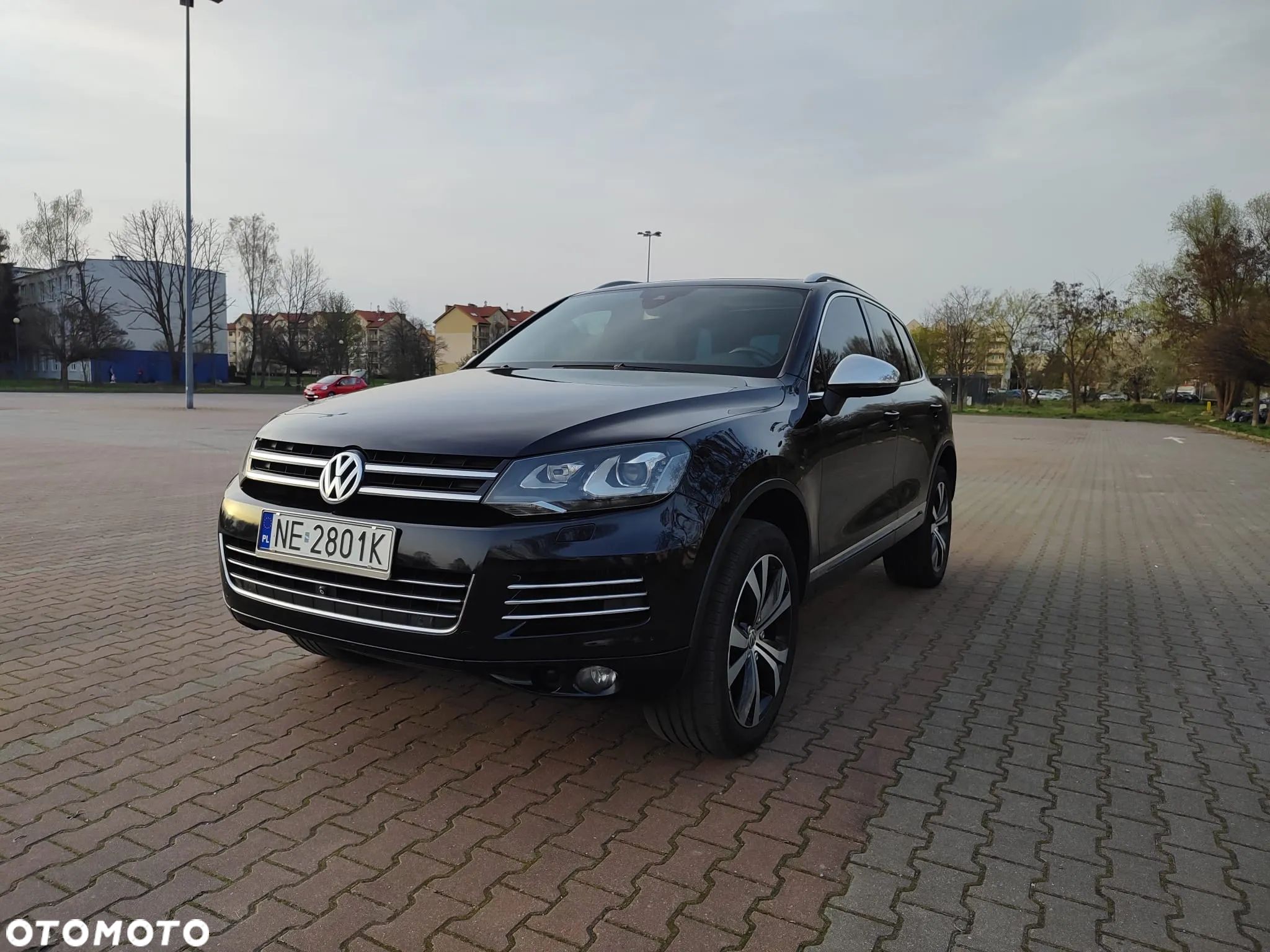 Volkswagen Touareg - 1