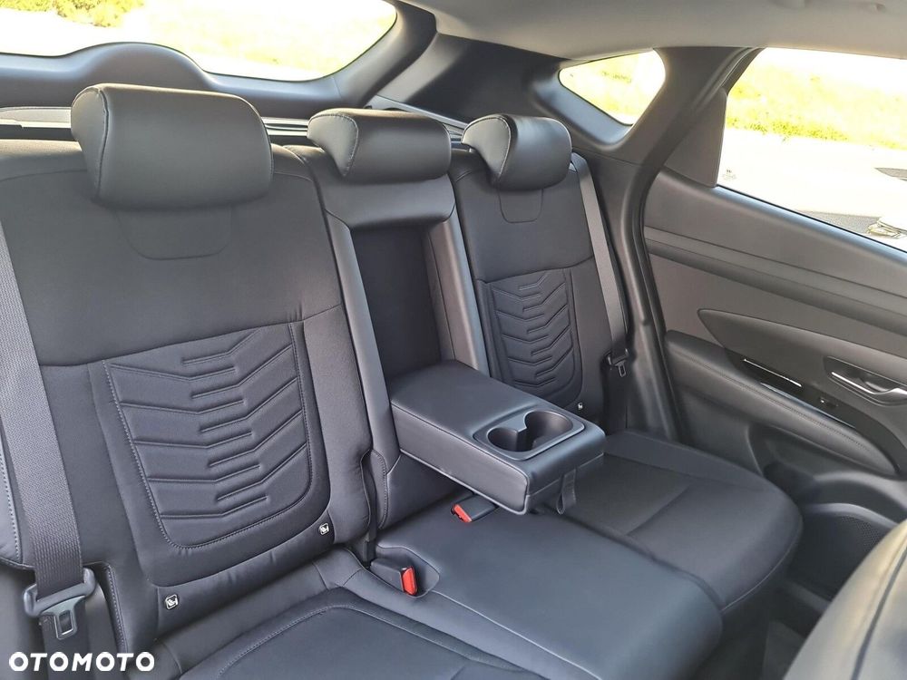 Hyundai Tucson 1.6 T-GDi Executive 2WD - 34