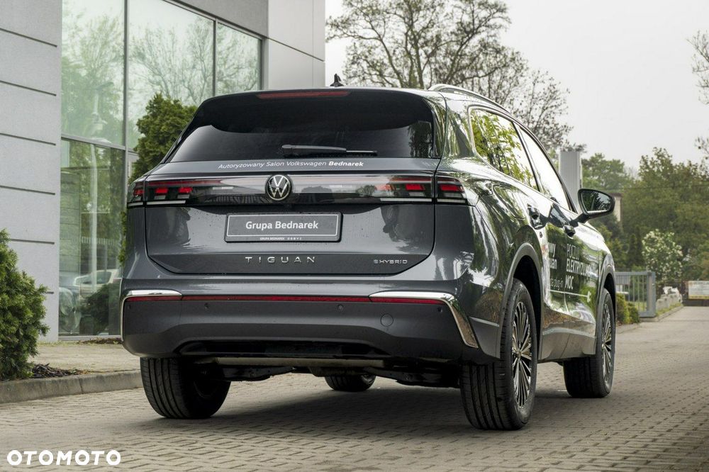 Volkswagen Tiguan - 11