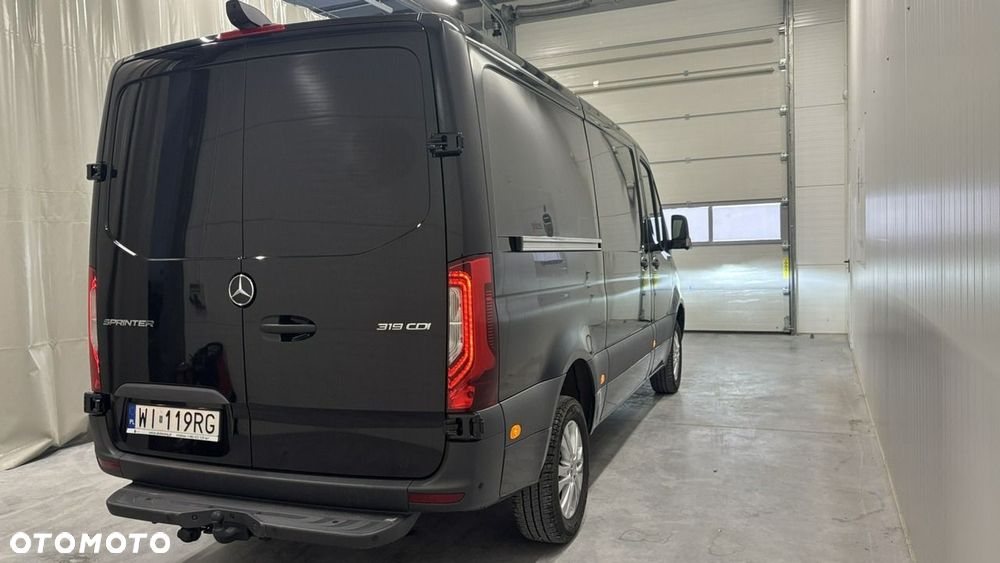 Mercedes-Benz Sprinter - 4