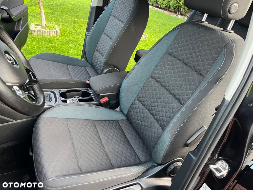Volkswagen Touran 1.5 TSI ACT OPF DSG IQ.DRIVE - 24