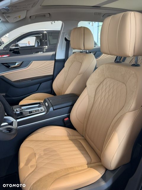Hongqi HS5 - 10