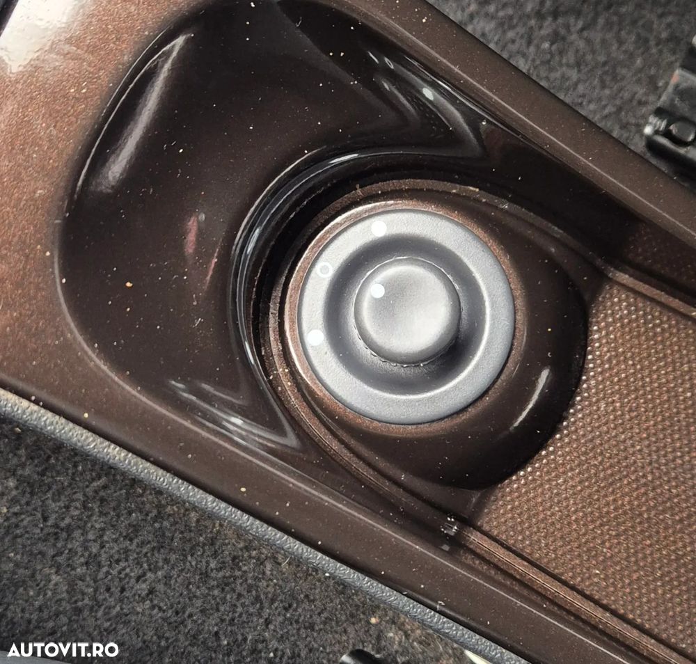 Dacia Duster 1.6 4x2 Laureate - 12