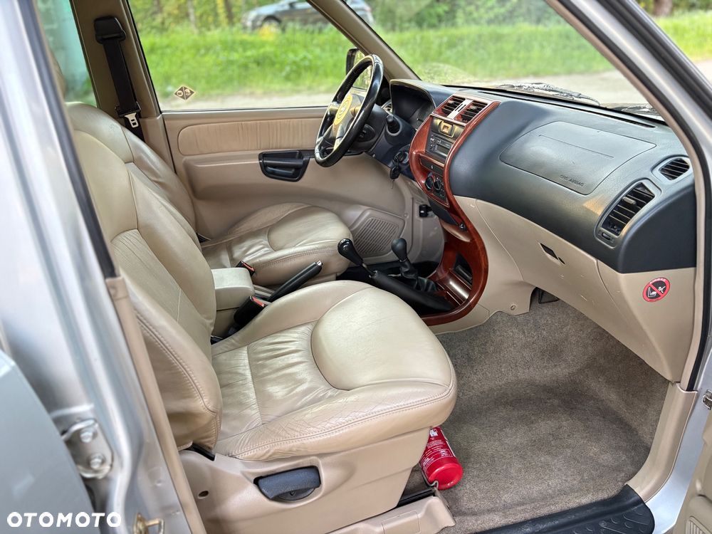 Nissan Terrano 2.7 TD S - 22