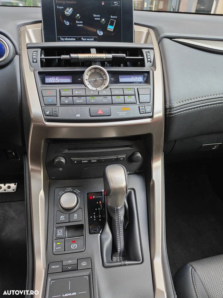 Lexus Seria NX 300h AWD F Sport - 9