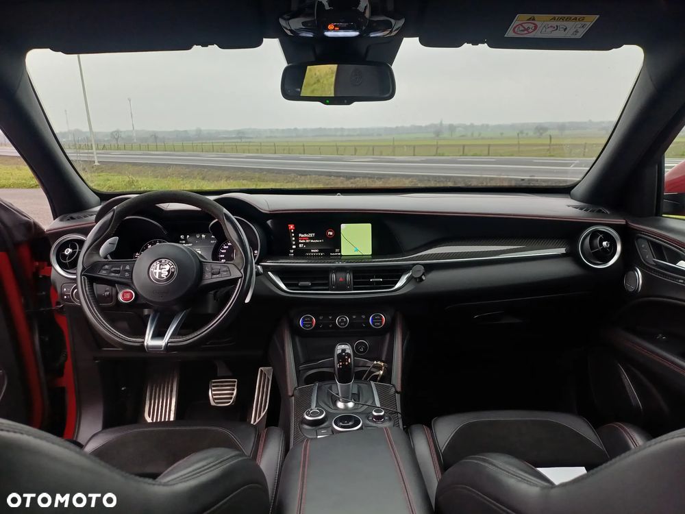 Alfa Romeo Stelvio V6 2.9 Bi-Turbo AT8-Q4 Quadrifoglio - 17