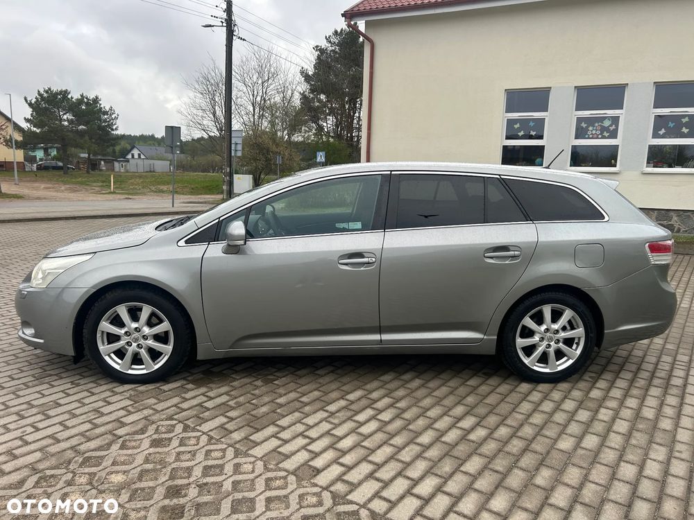 Toyota Avensis - 8