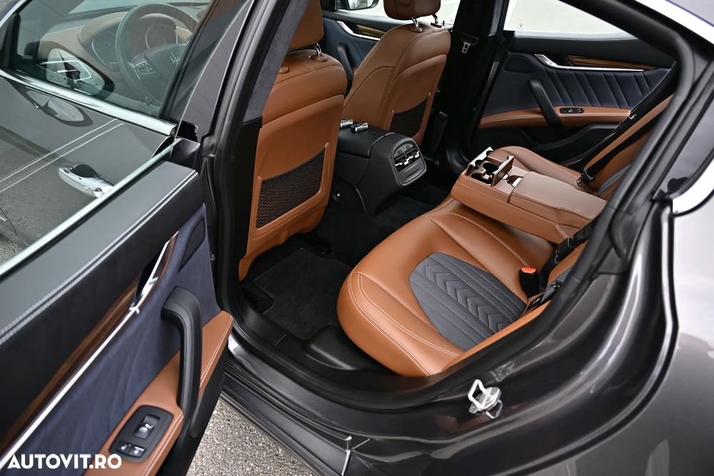Maserati Ghibli GranLusso - 22