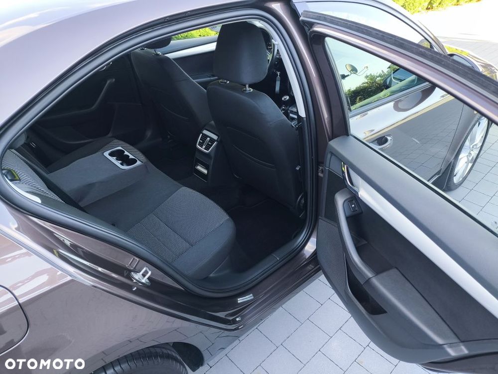 Skoda Octavia 1.4 TSI Ambition - 9