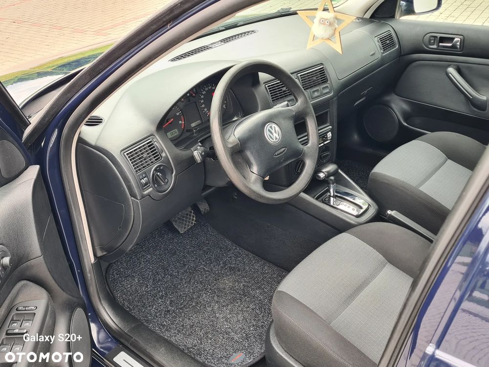 Volkswagen Golf - 10