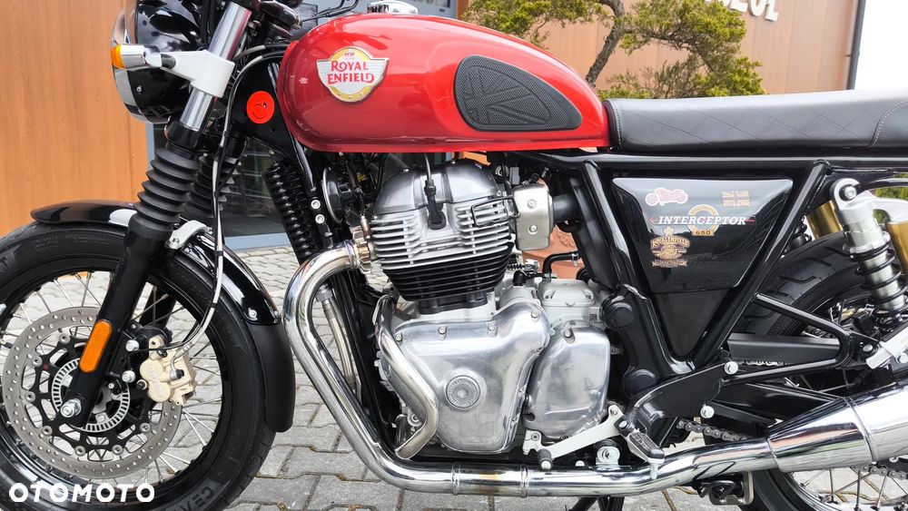 Royal Enfield Interceptor - 14