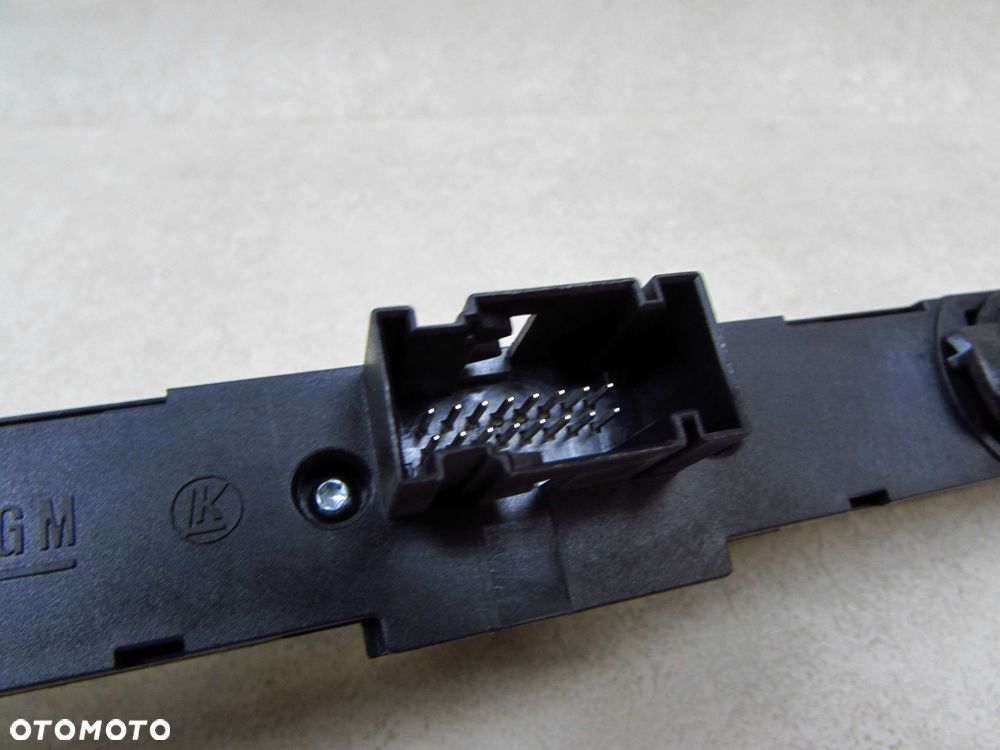 OPEL ZAFIRA B 05-11 ASTRA H  PANEL PRZELACZNIK AWARYJNYCH 13100107 - 3