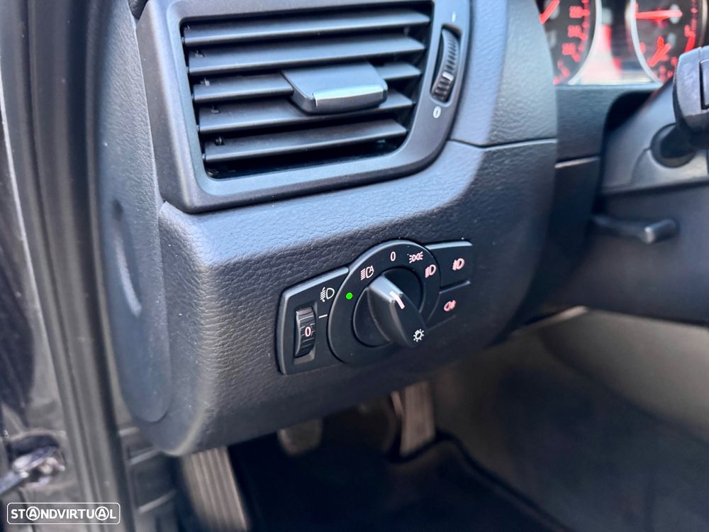 BMW X1 sDrive20d - 15