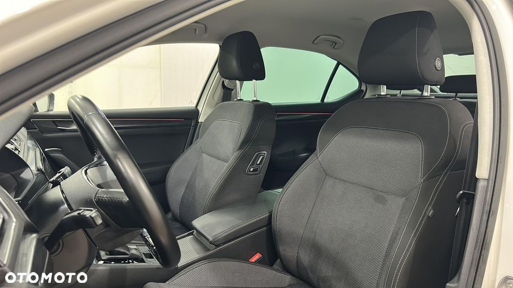 Skoda Superb 2.0 TDI SCR Style DSG - 11