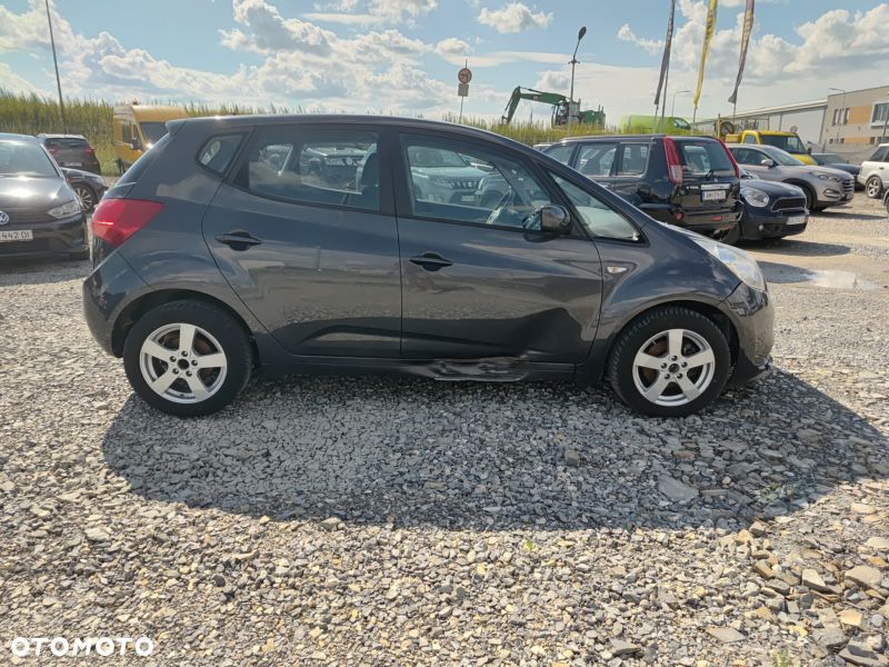 Kia Venga - 6
