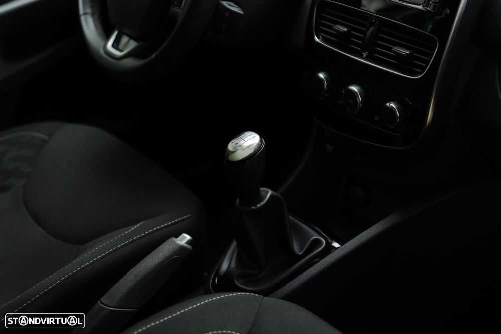 Renault Clio 0.9 TCe Limited Bi-Fuel - 24