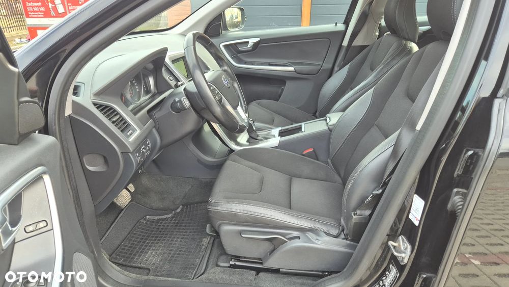 Volvo XC 60 D4 Geartronic Momentum - 16