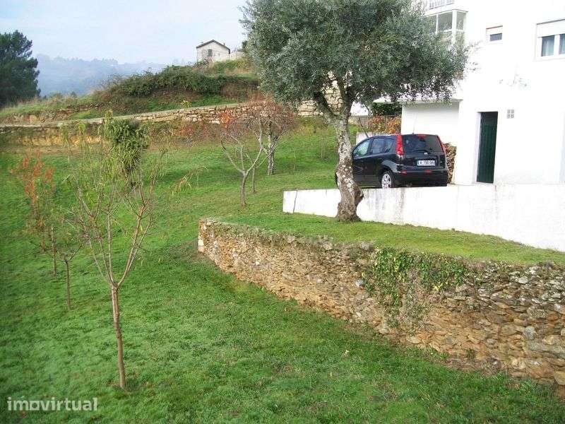 casa d'habitaçao com grande terreno - Grande imagem: 2/12