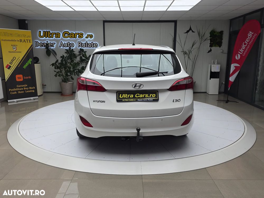 Hyundai i30 1.6 CRDI Automatik Style - 5