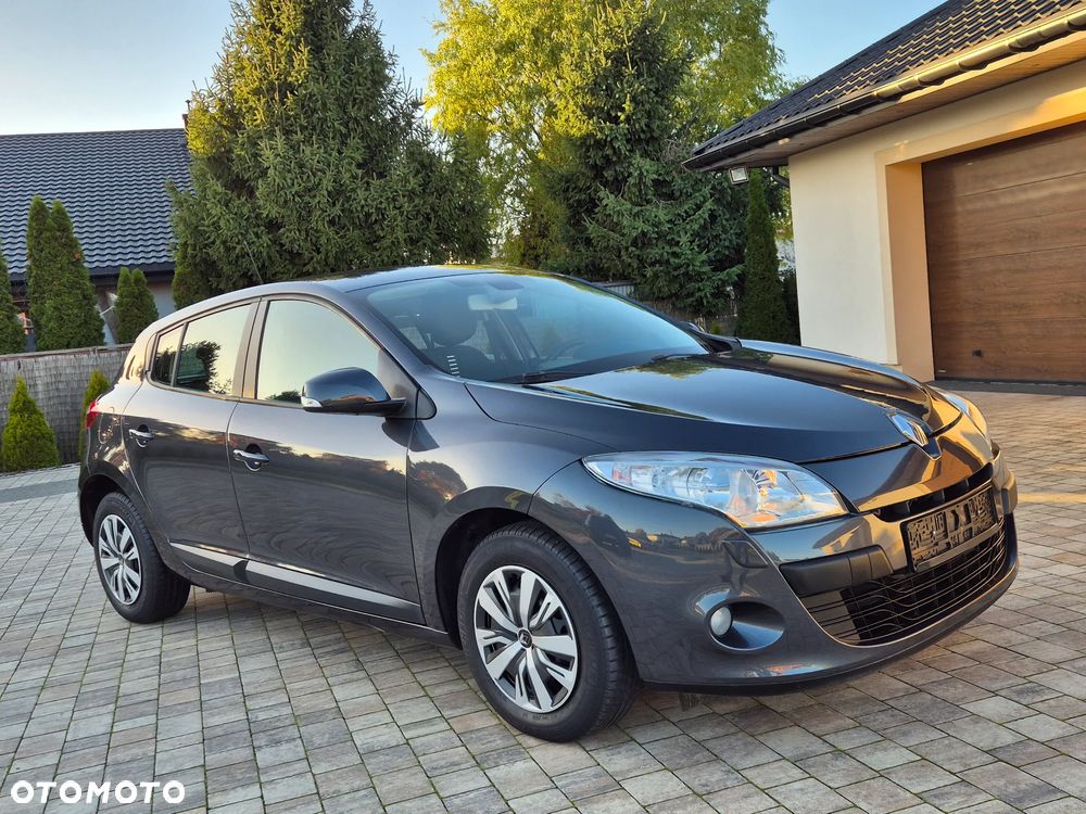 Renault Megane 2012 photo 2