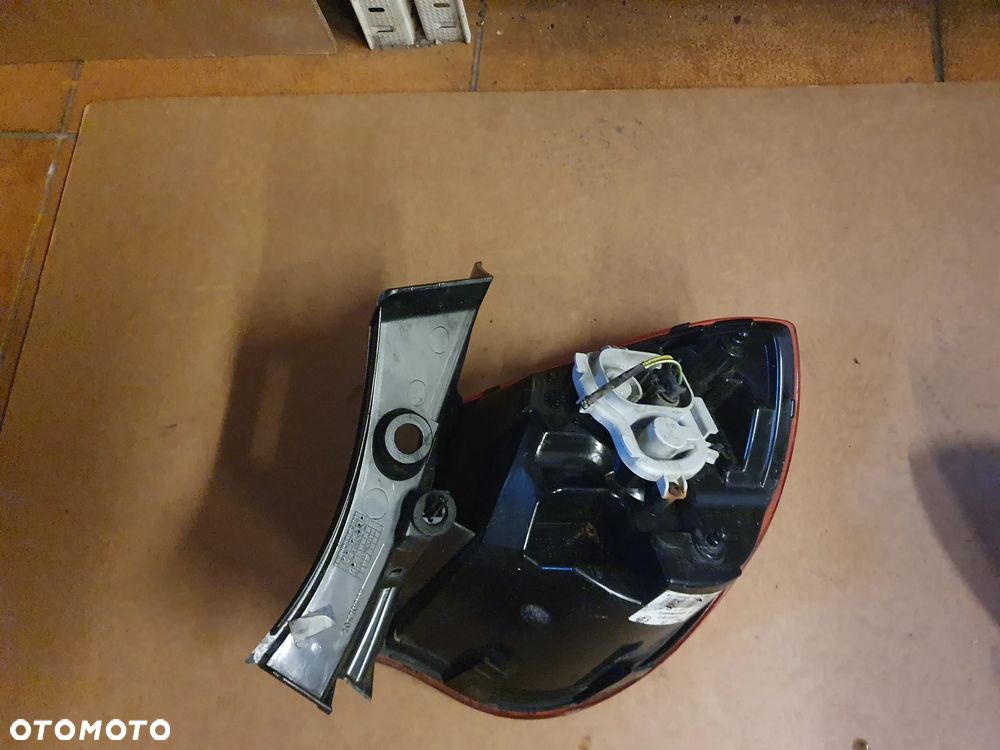 LAMPA L/P TYŁ ALFA ROMEO GULIETTA - 10