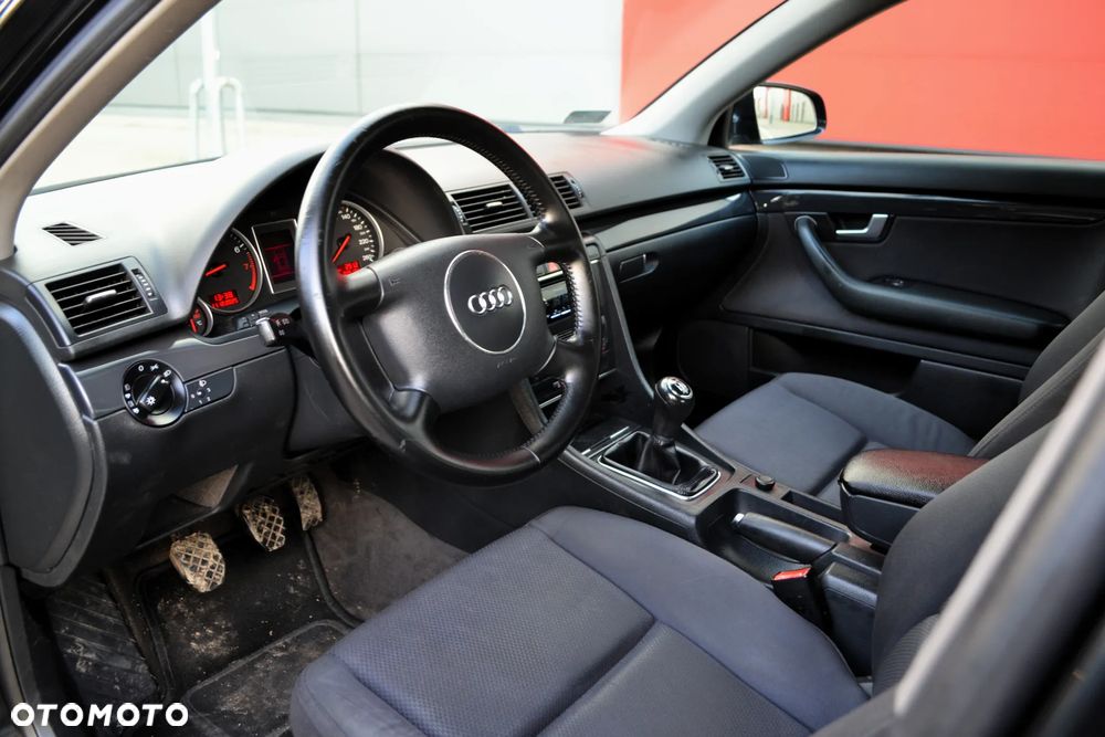 Audi A4 Limousine - 5