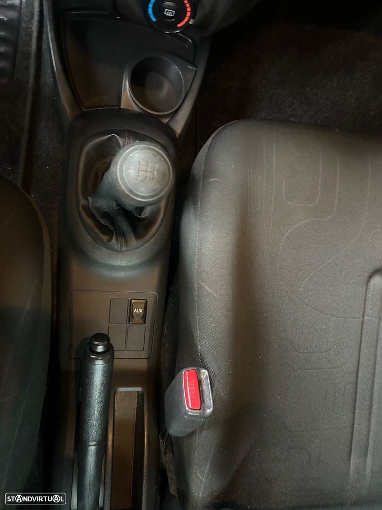 Toyota Yaris 1.0 VVT-i - 19