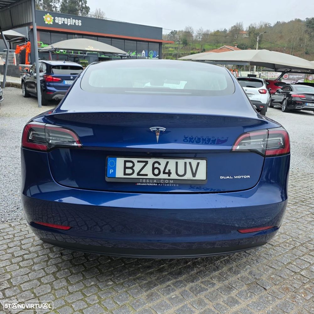 Tesla Model 3 - 10