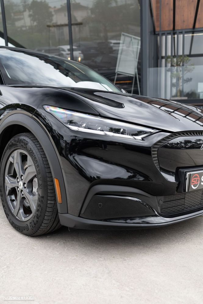 Ford Mustang Mach-E Alargada AWD - 26